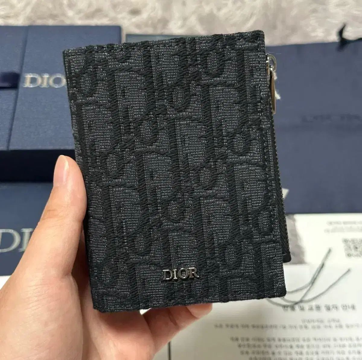 ディオール オブリーク バーティカル コンパクト 二つ折り財布 新モデル