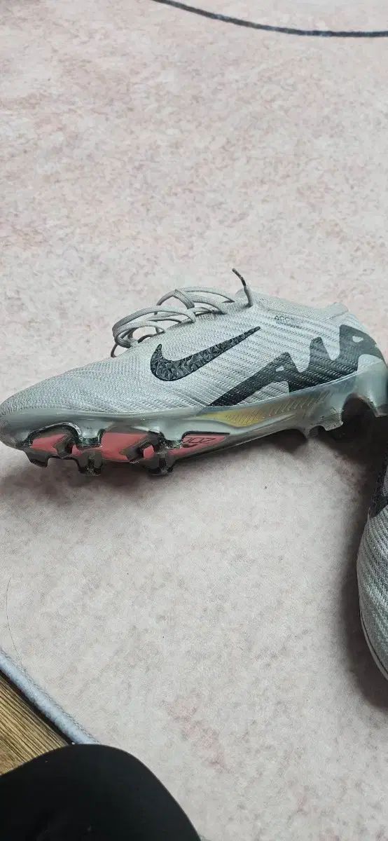 ナイキ マーキュリアル グレー 270