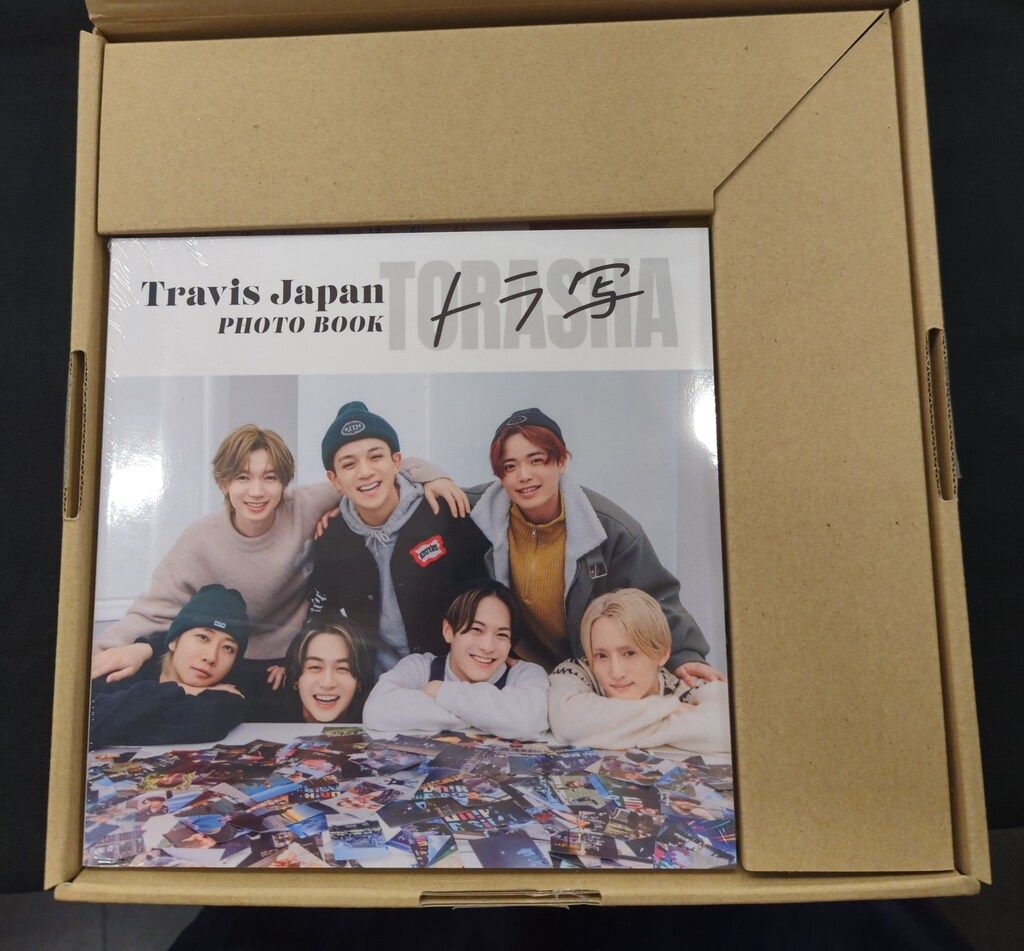 TravisJapan 24-25年 カレンダー トラ写