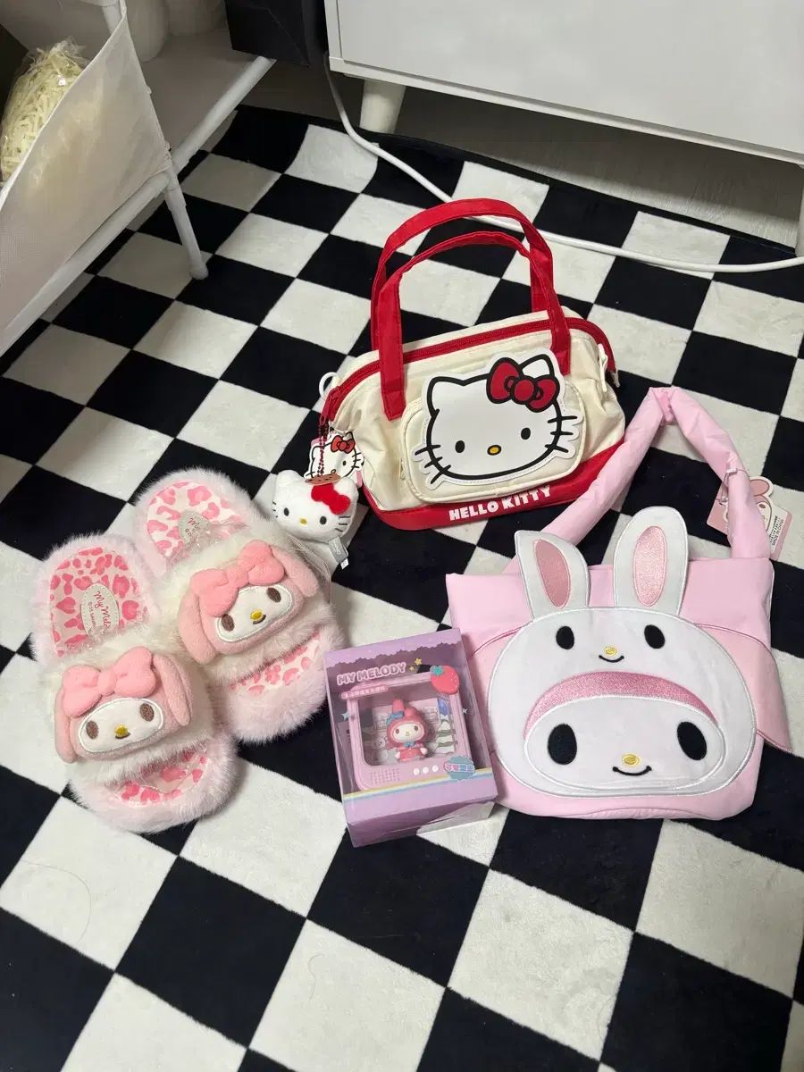 ハローキティバッグ マイメロディバッグ ムードライト ファースリッパ 全部