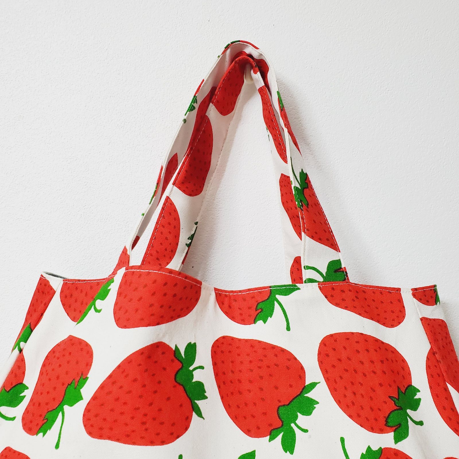 【新品】Blythe いちご柄トートバッグ他 雑貨6点セット Maison de FLEUR（メゾンドフルール）の「いちご刺繍サイドポケット