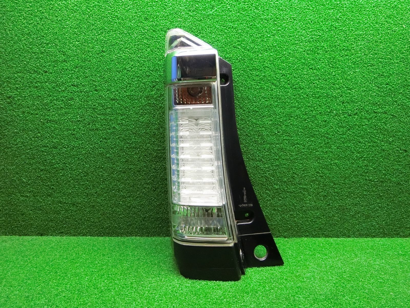 I】N-BOXカスタム☆JF1 JF2 前期☆左テールランプ＜A-8064＞