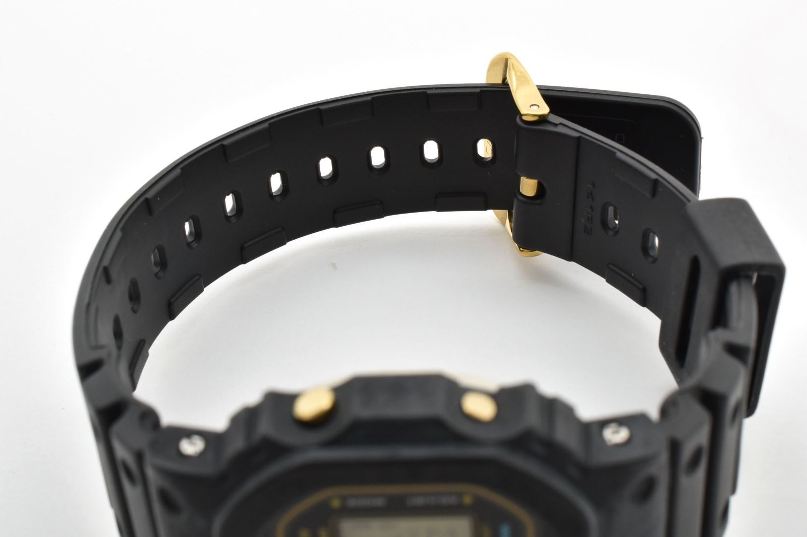 G-SHOCK DW-5600C-9V スピード ゴールドロゴ グリーン豆球 G-SHOCK DW-5600C-9V M901 グリーン豆球 1987年 - メルカリ