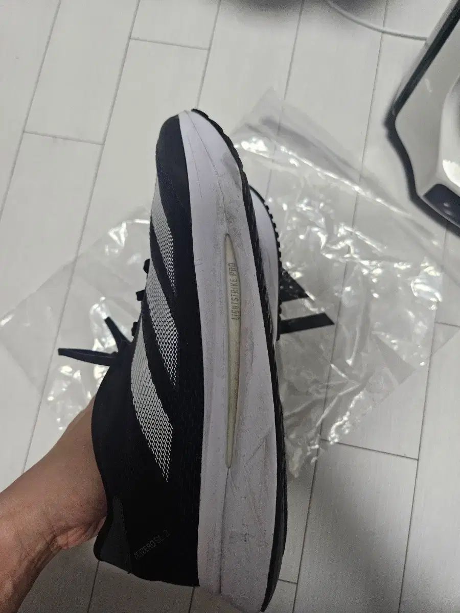  285 アディダス アディゼロSL 2 その他 靴