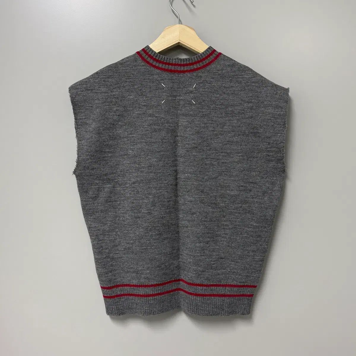 メゾンマルジェラ　ダメージ加工　ベスト 未使用/定価97 900円 Maison Margiela メゾンマルジェラ ダメージ加工