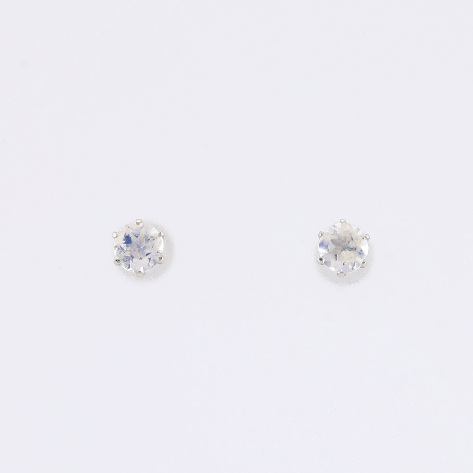 参考定価19 320円 Pt.900 プラチナ ムーンストーン セット ピアス ジュエリー ラウンドカット スタッドタイプ プチ ワンポイント リボンケース付き