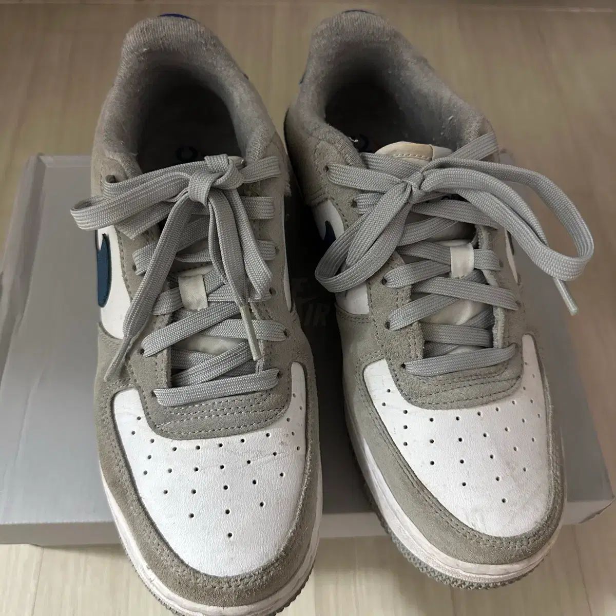 ナイキ エアフォース 1 LV 8 アスレチック クラブ ライト スモーク グレー マリナ