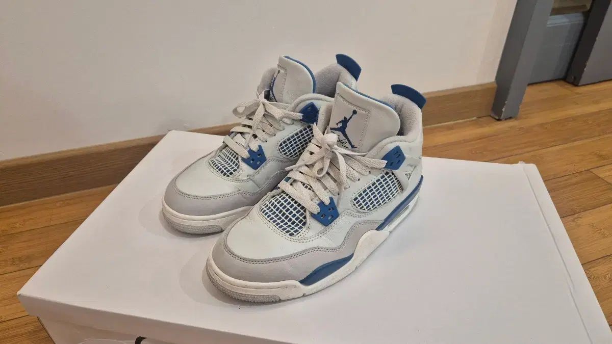 ナイキ エア ジョーダン 4 レトロ インダストリアル ブルー