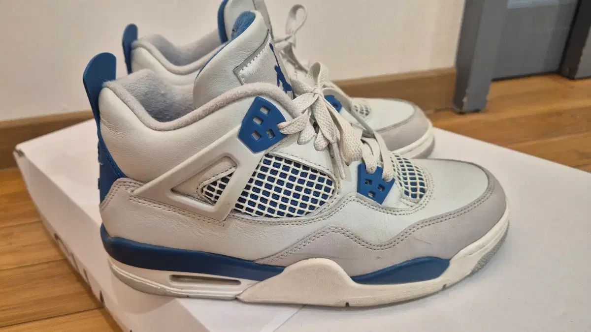  ナイキ エア ジョーダン 4 レトロ インダストリアル ブルー シューズ(男性用) バスケットボール