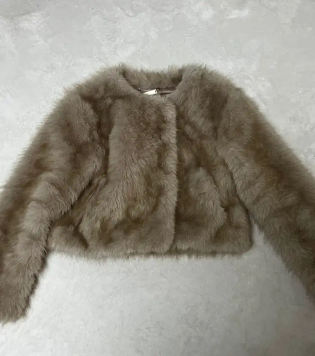 モン ドール ソフト ファー クロップド ジャケット ライトグレー