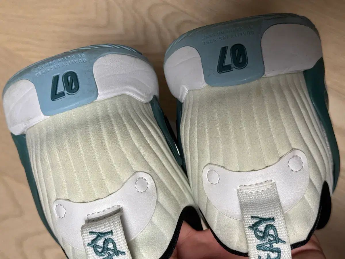 バスケシューズ