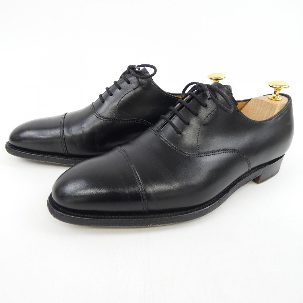 JOHN LOBB
