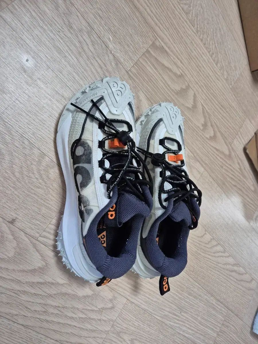 ナイキ acg マウンテン フライ 230