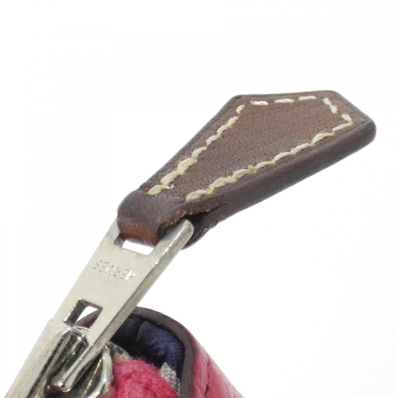 イン コンパクト