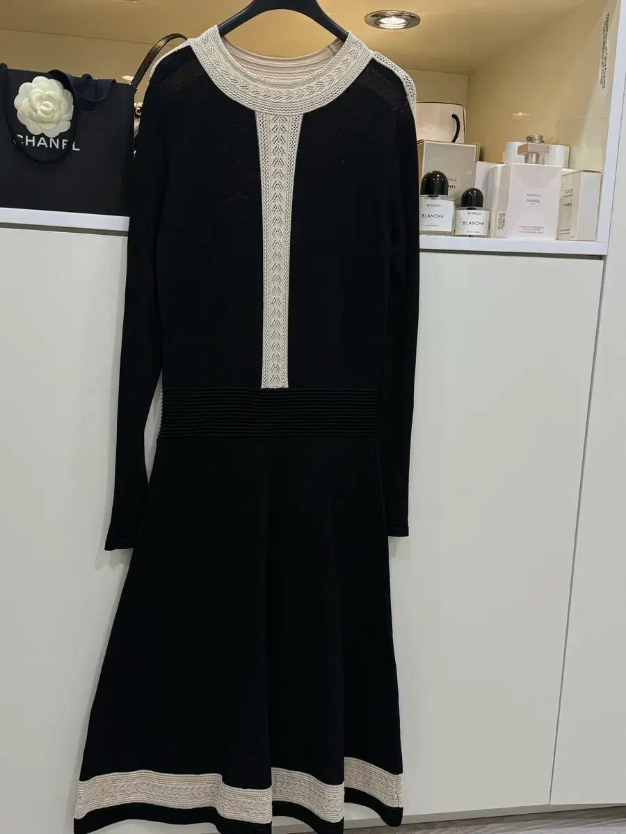  SANDROサンドロ ニットワンピース ドライ完了 長袖 七分袖 ひざ丈ワンピース