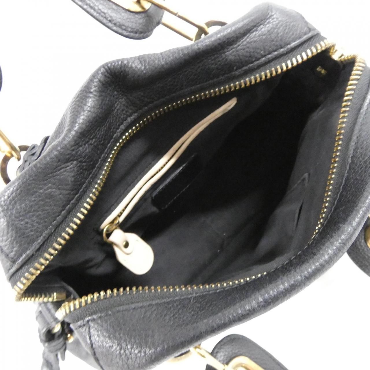 クロエ パラティ