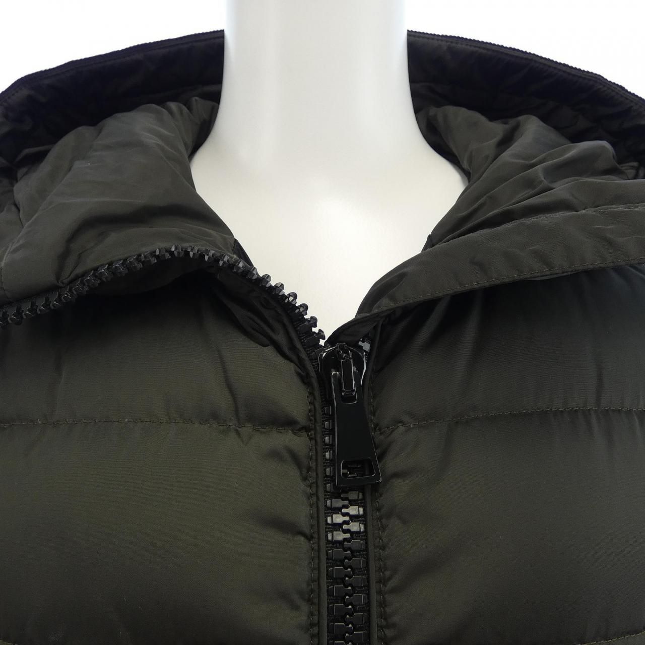 ダウンジャケット