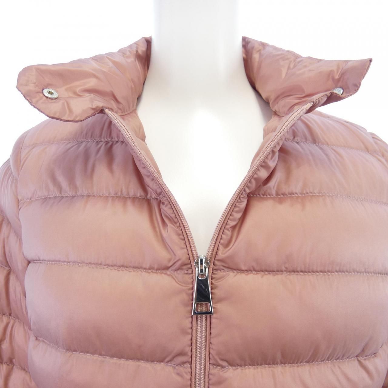 ダウンジャケット