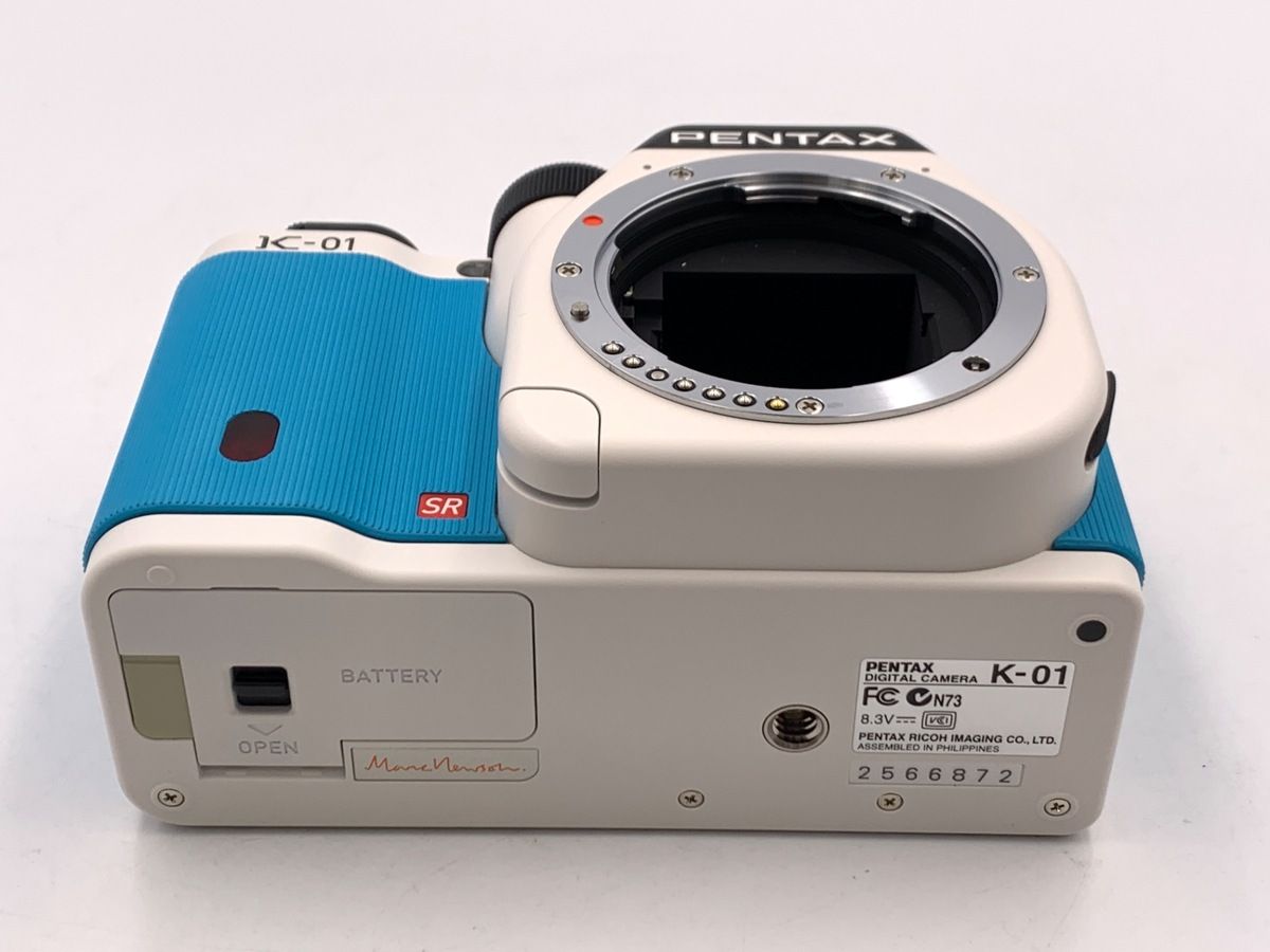  品 ペンタックス K 01 ボディ ホワイト ブルー ミラーレス一眼 デジタルカメラ