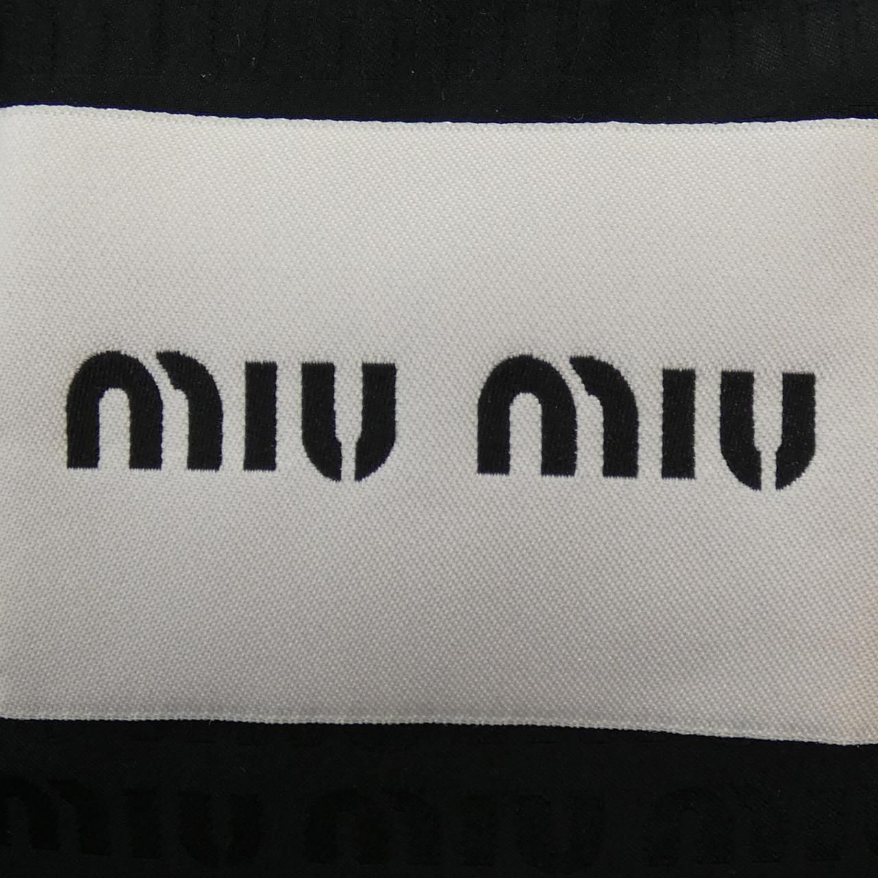 ミュウミュウ MIU