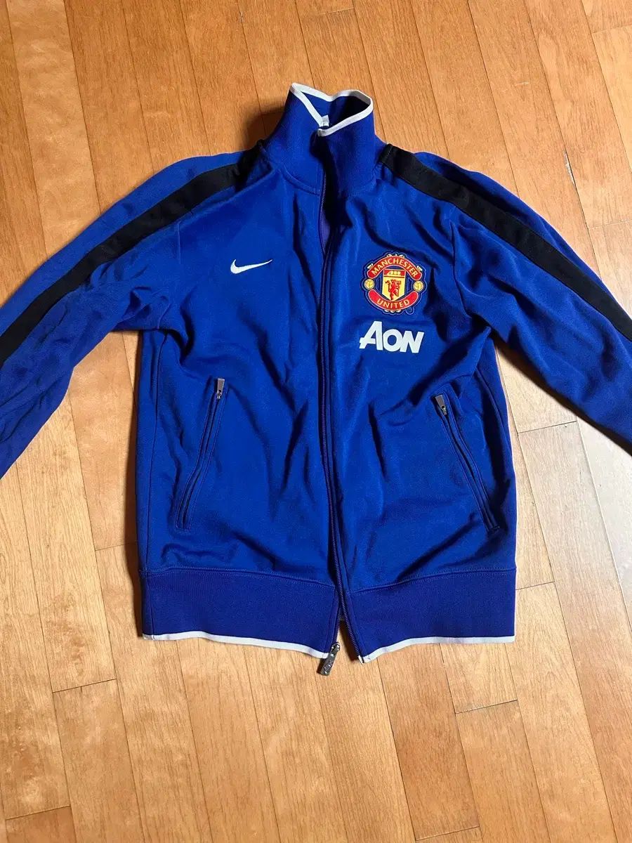 マンチェスターユナイテッド ジップアップ ジャージ - メルカリ