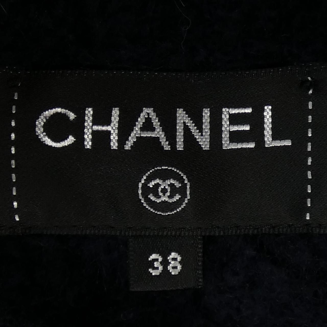 CHANEL 18