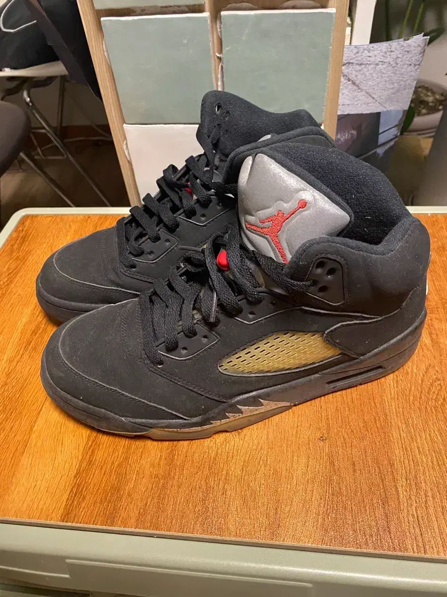 ナイキ エア ジョーダン 5 ブラック メタリック