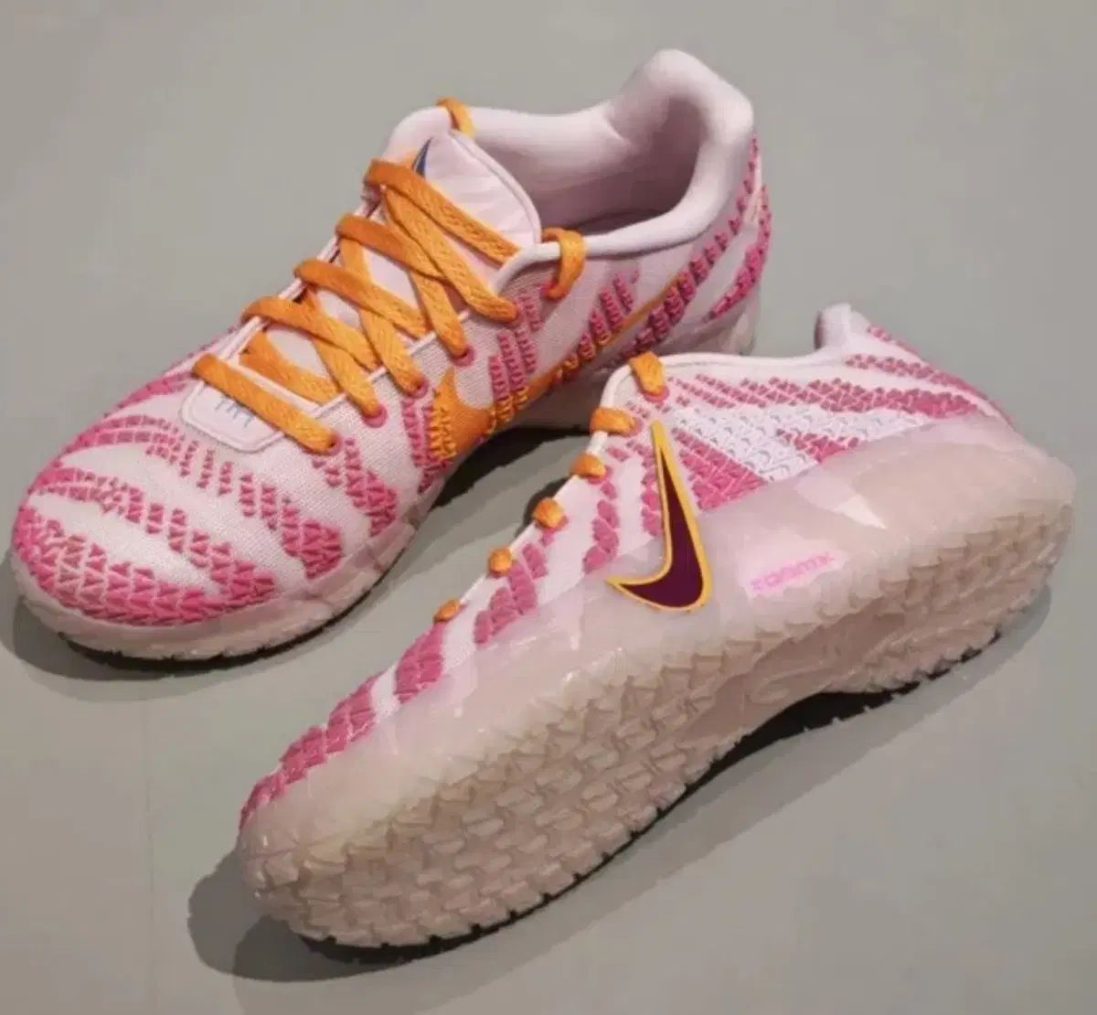 ja 3 バレンタイン ピンク 280 サイズ