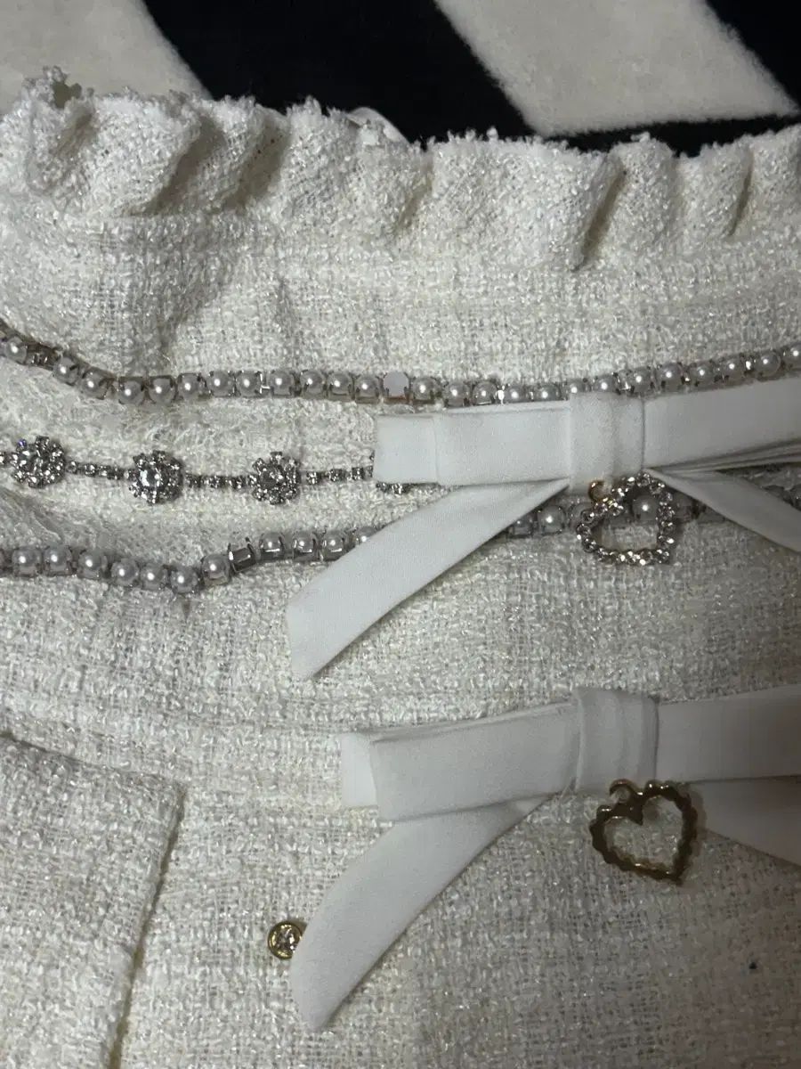 ビジュー リボン