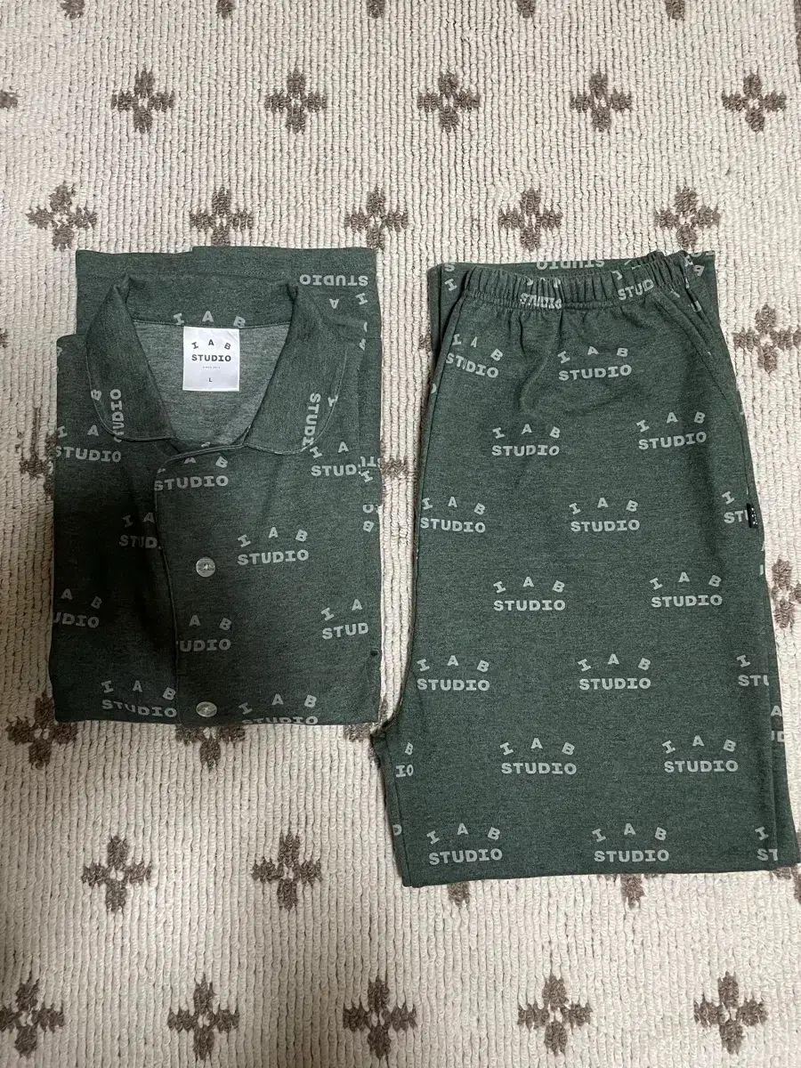 IAB Studio アイエプスタジオ パジャマ セット