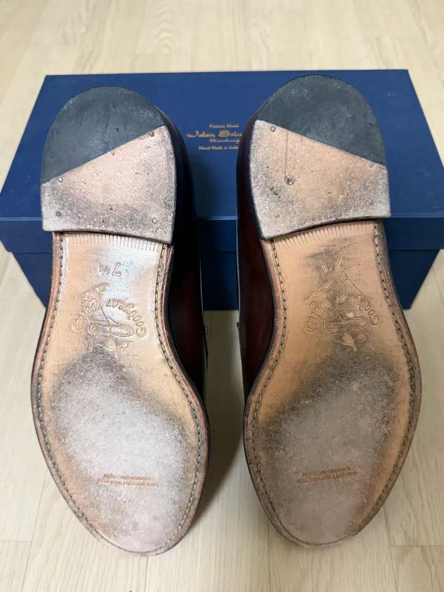 ジャランスリウァヤ ホースビット ローファー