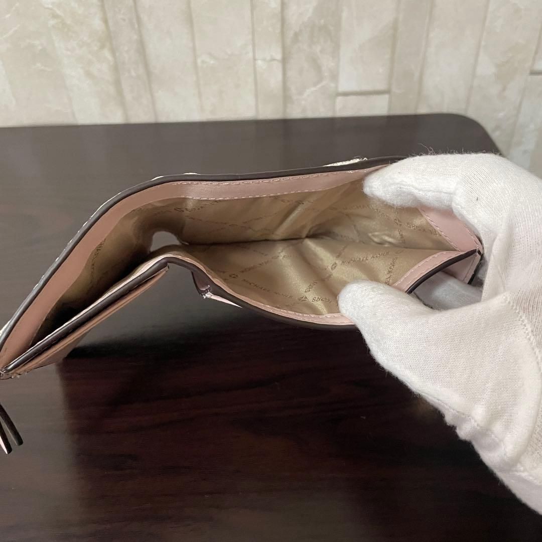 KORS 三つ折り財布