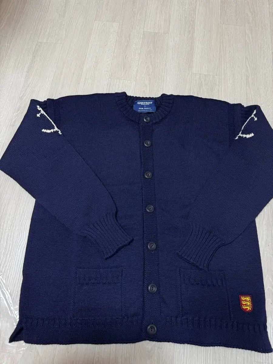 46 Guernsey Woollens ガンジーウーレンズ oam カーディガン フィットザサイズ