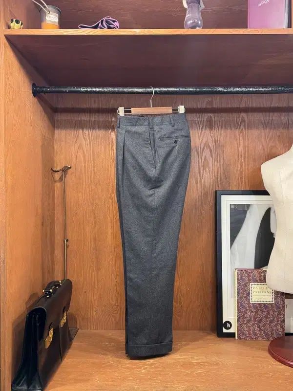 エルメネジルドゼニア スラックス ウール パンツ 32 - メルカリ