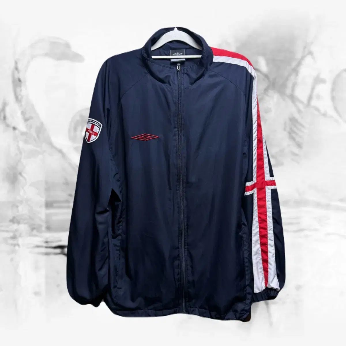 アンブロ イングランド国旗 ウィンドブレーカー - メルカリ