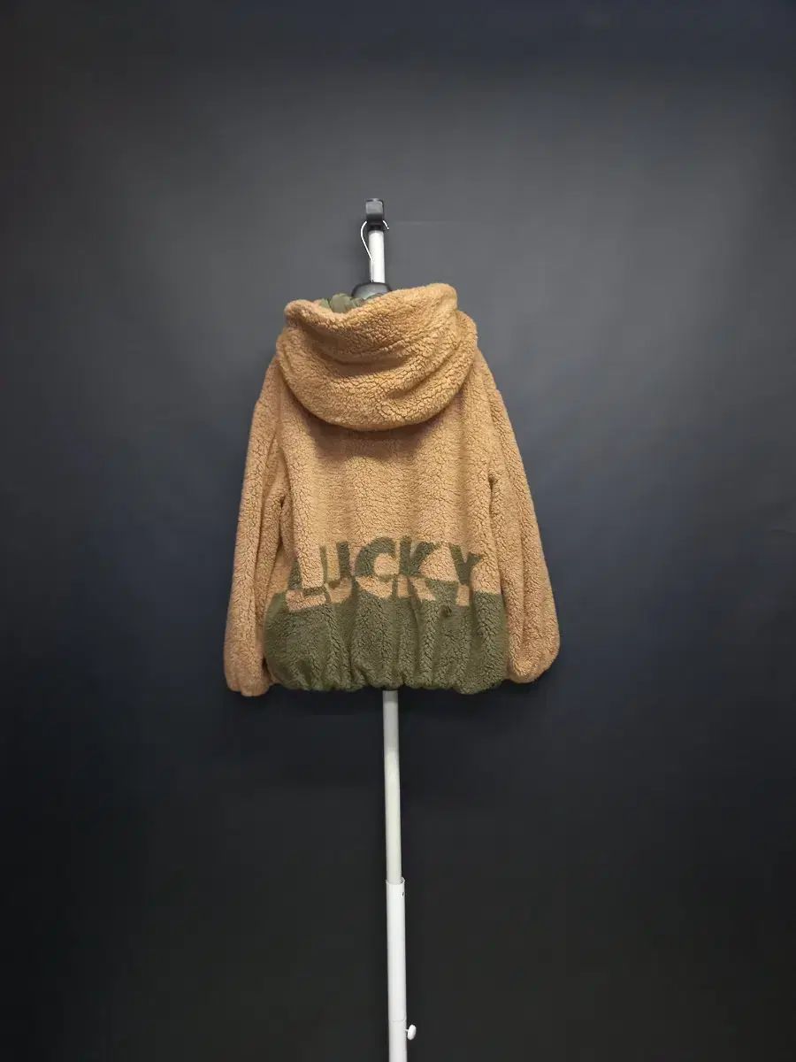 ラッキーシュエトゥ ブークレビション フード アウター 55 66