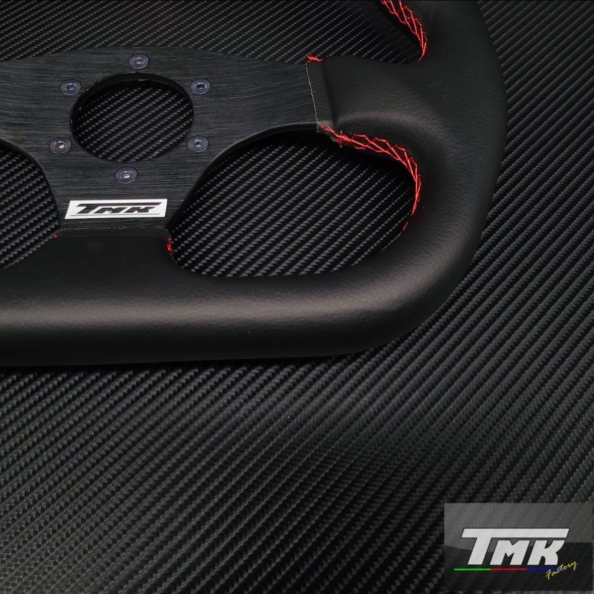 レザー 320mm D型 ステアリング ハンドル φ32 momo OMP GR86 ZN8 ZN6