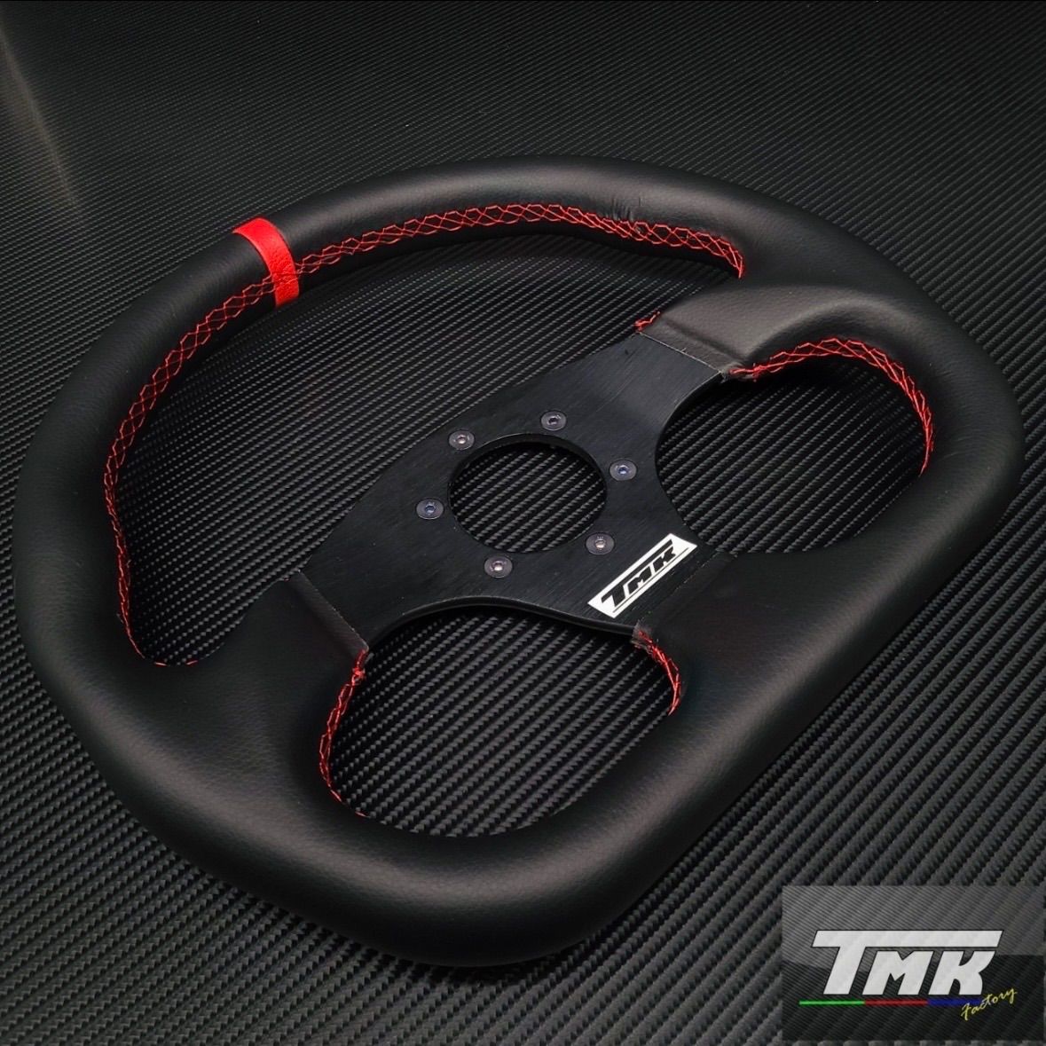 レザー 320mm D型 ステアリング ハンドル φ32 momo OMP GR86 ZN8 ZN6