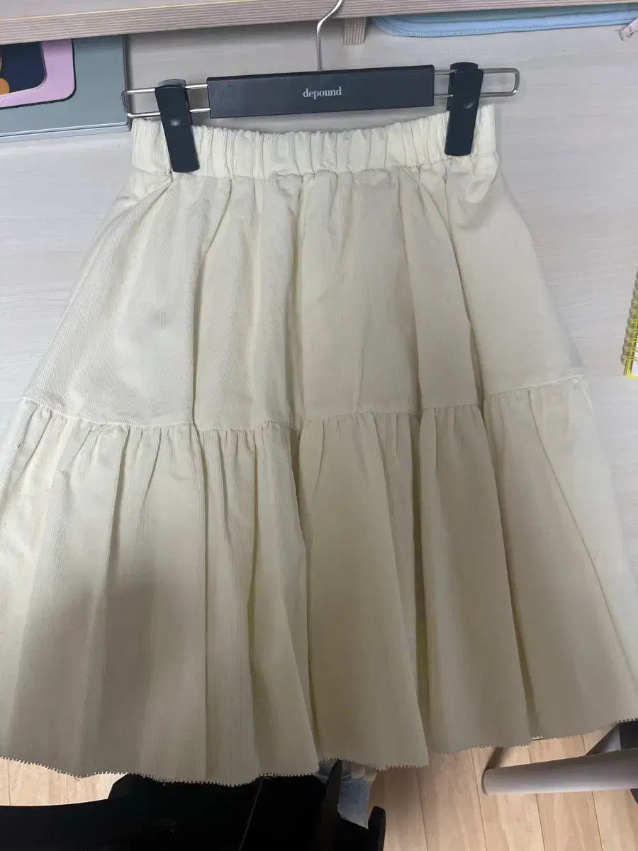 ディパウンド コーデュロイ シャーリング ミニスカート