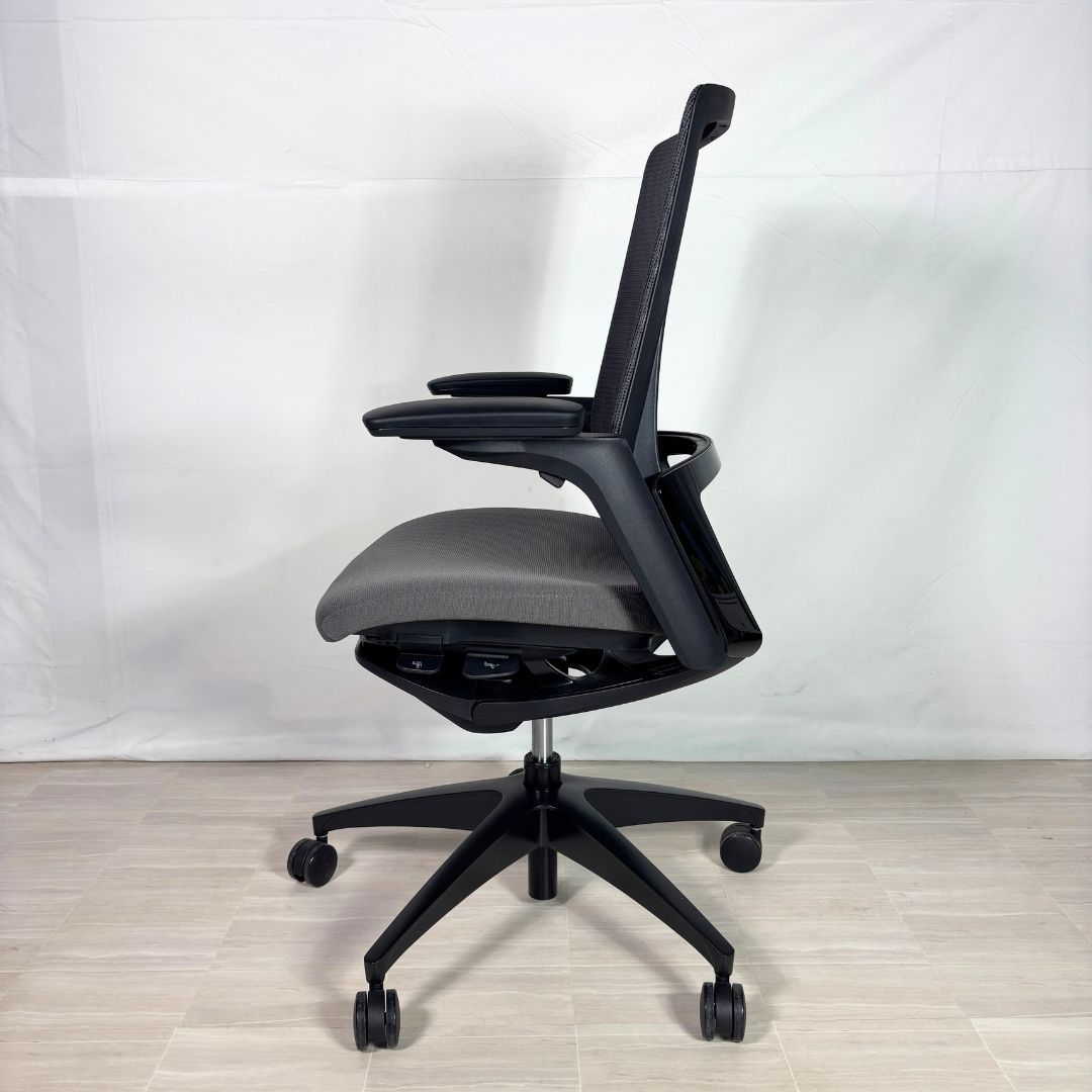 オカムラ フィノラチェア