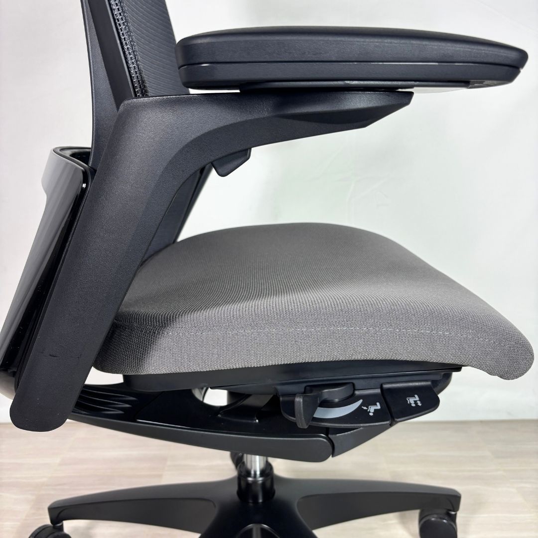 オカムラ フィノラチェア