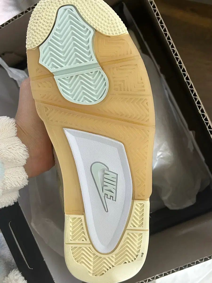  ナイキ エア ジョーダン 4 レトロ Off-White シューズ(男性用) バスケットボール