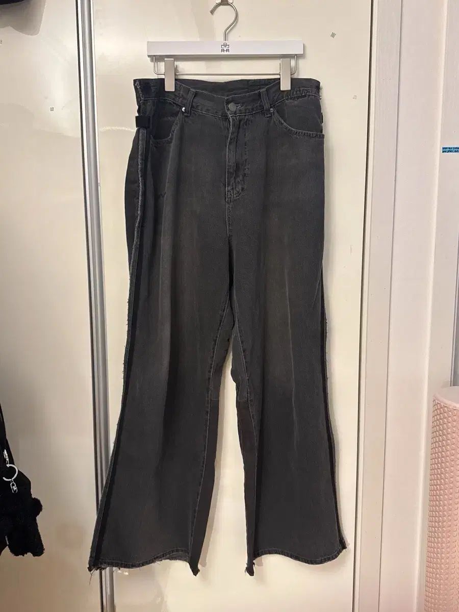 1 POLYTERU Gosima デニム パンツ ウォッシュド ブラック 002