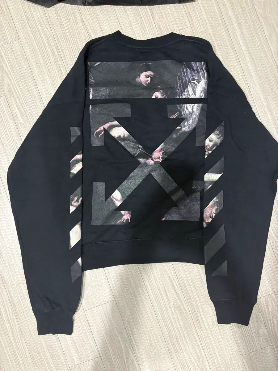 オフホワイト カラヴァッジオ マンデュマン ミニマル トレーナー スウェット 