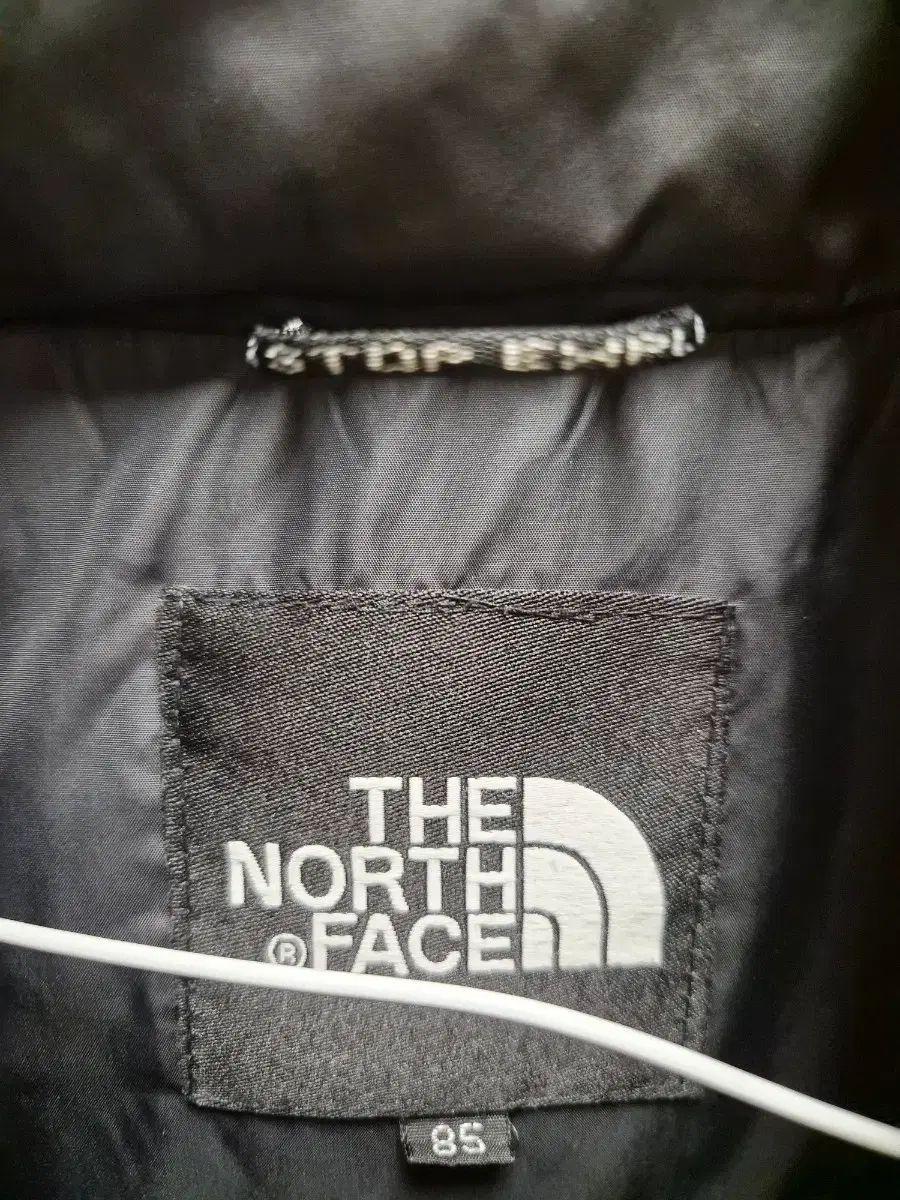 THE NORTH FACE ザノースフェイス ヌプシ 700フィルパワー ダウン ブラック 85