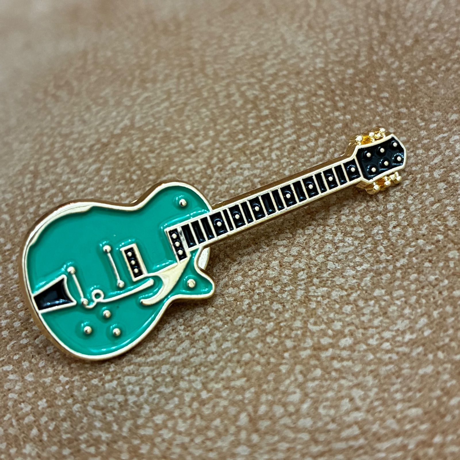 ギター型 ピンバッジ 4つセット ブローチ 楽器 バンド ロック メタル
