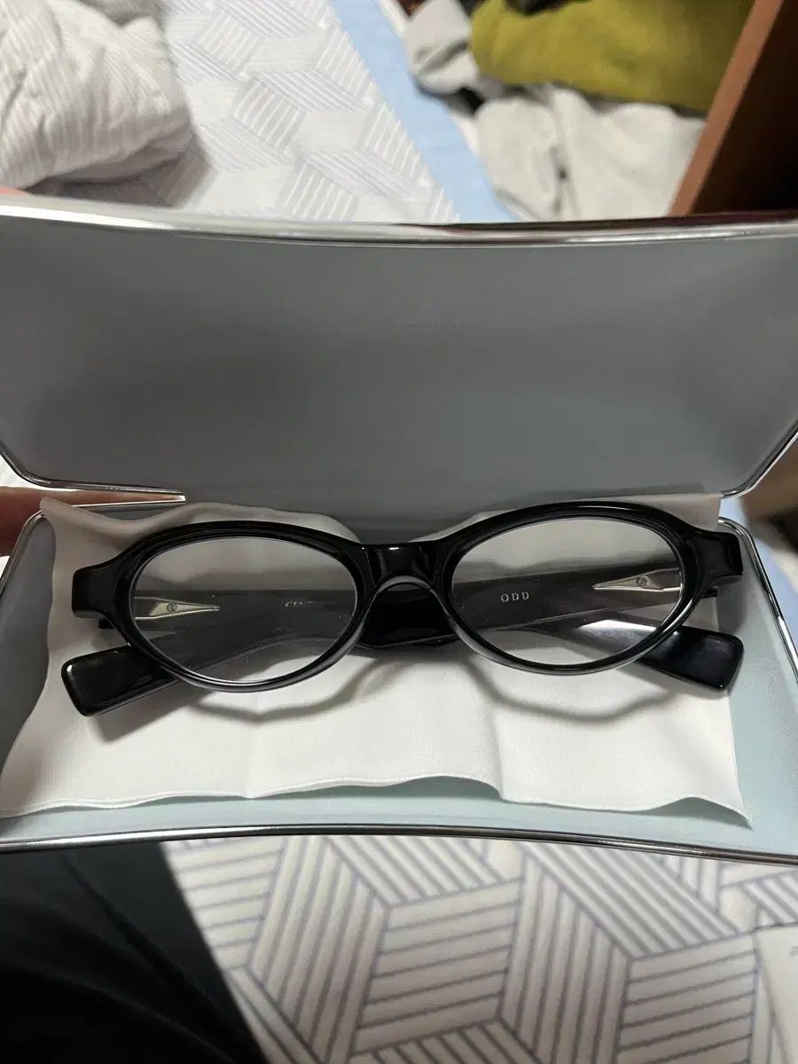 ジェントル モンスター オッド 1 ブラック クリア