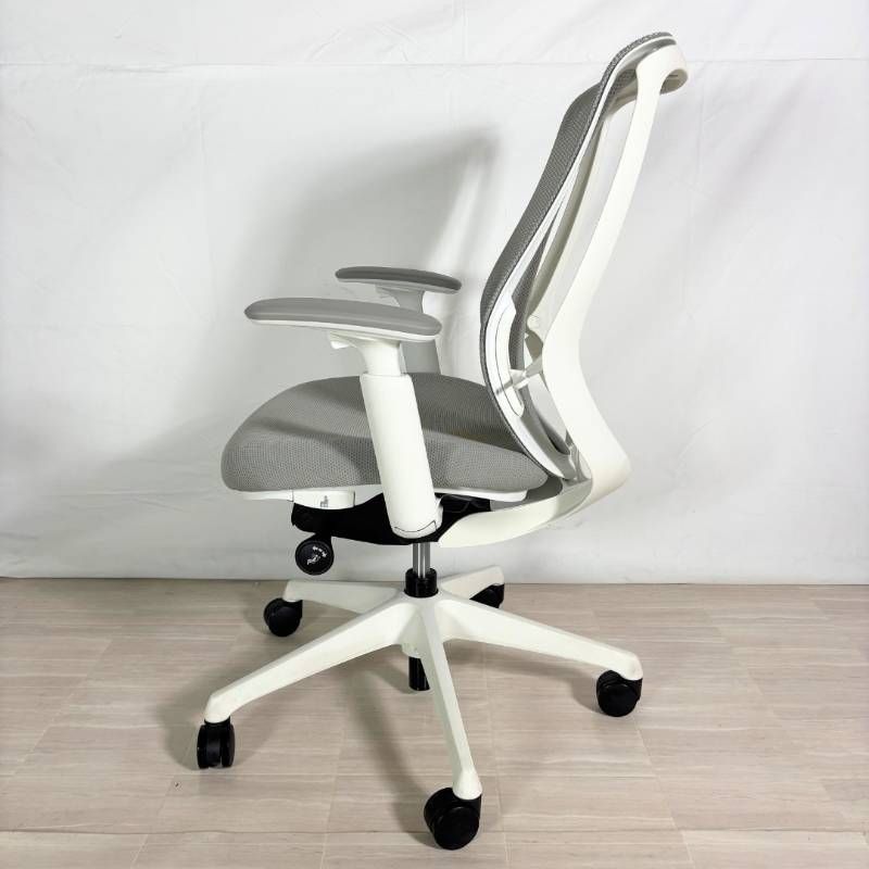 オカムラ シルフィー