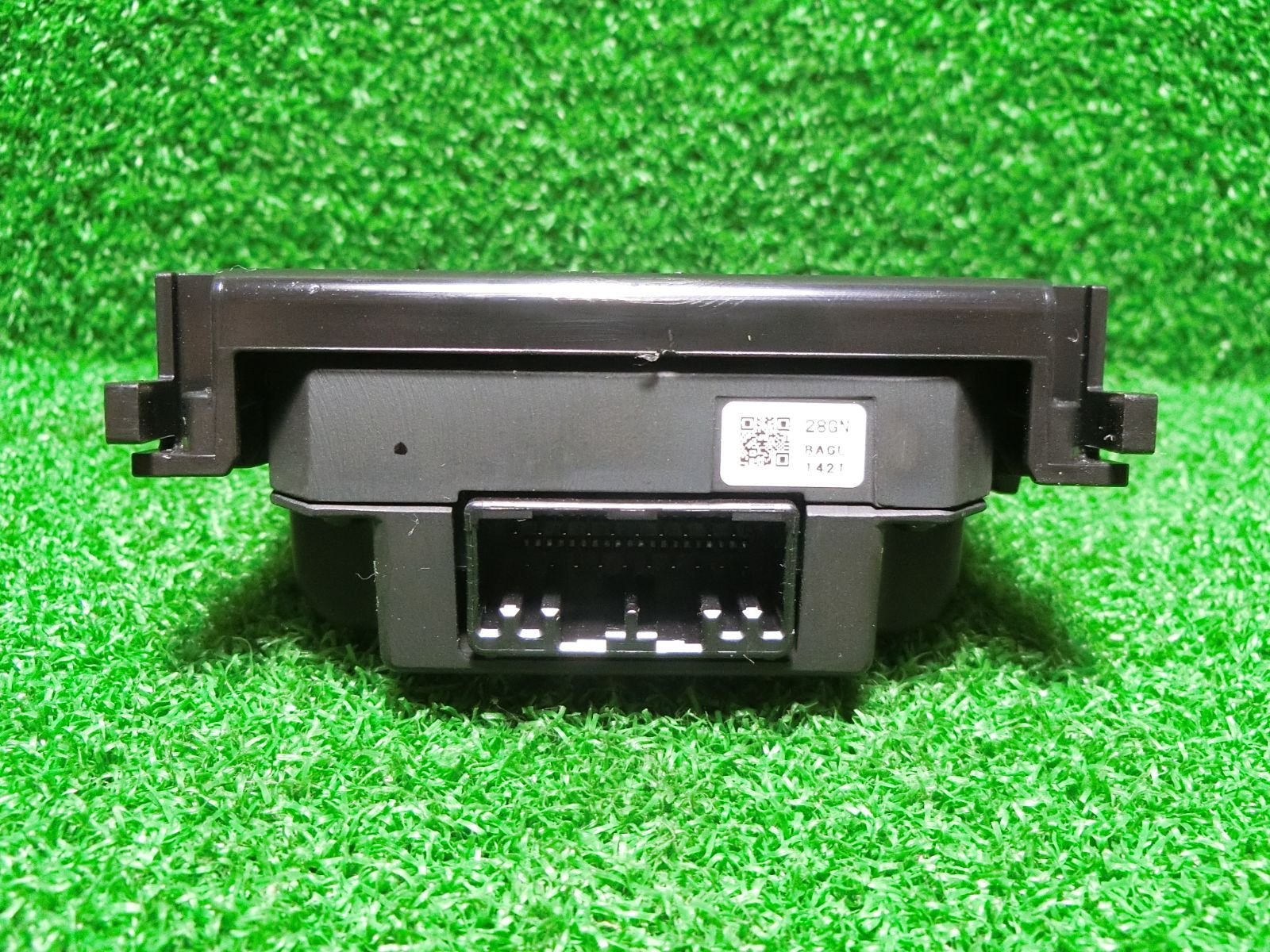 a8712] 送料無料 ダイハツ ムーヴ LA150S フロントカメラ 8646C-B2020