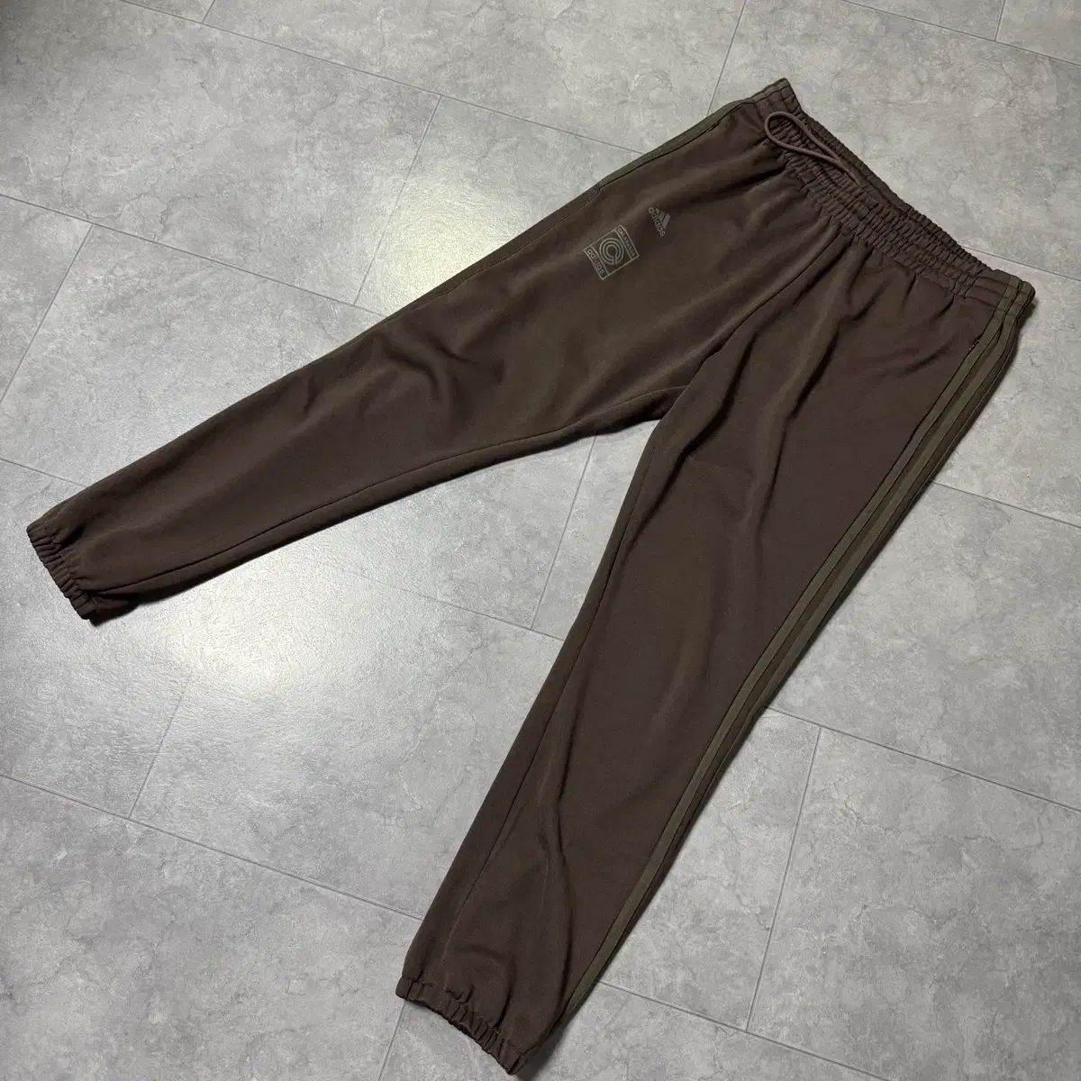 XL アディダス イージー バサス トラック パンツ